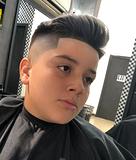 CORTE  DE CABELO COM MAQUIAGEM CAPILAR