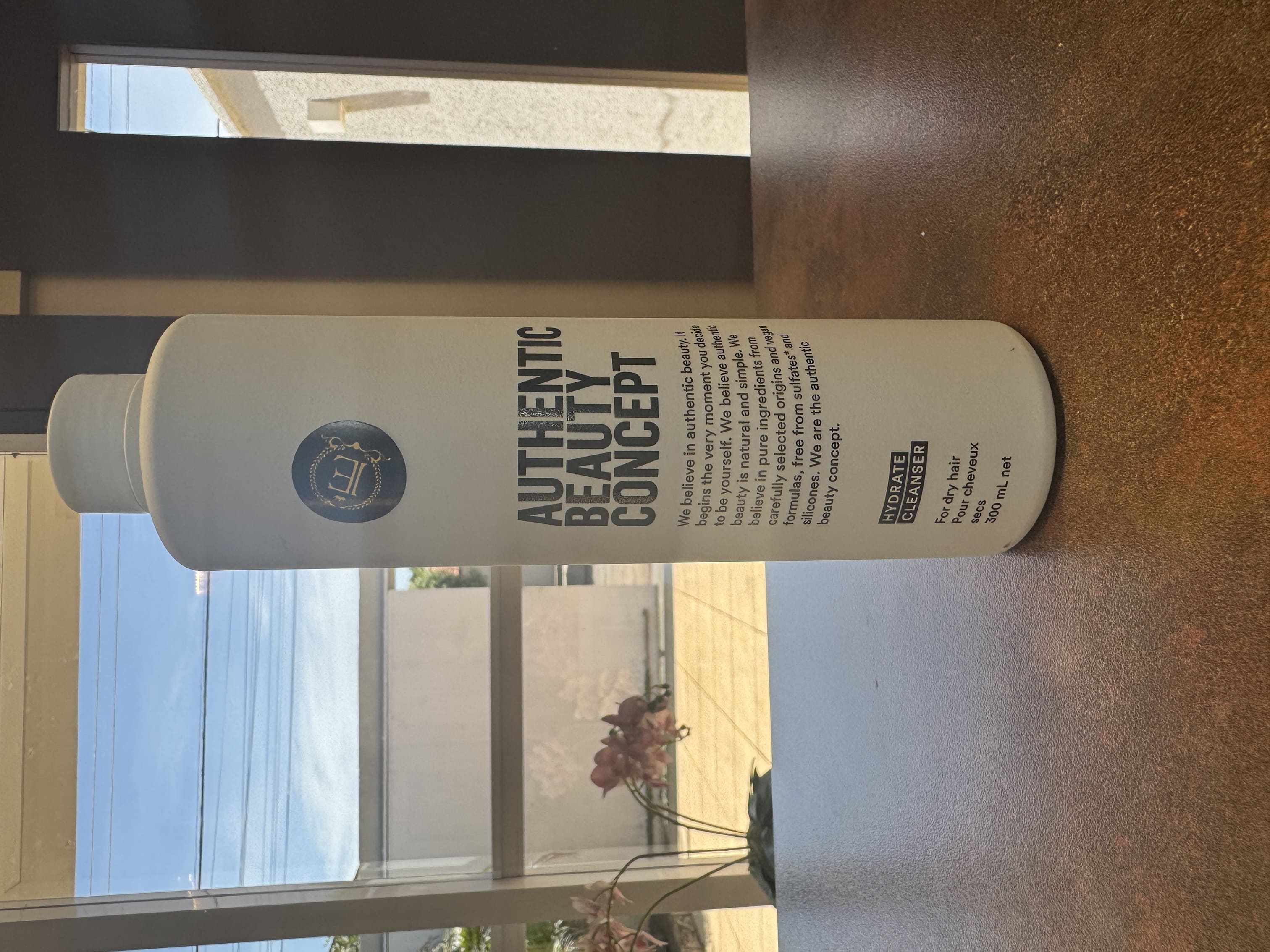 Authentic Hydrate Cleanser 300 ml