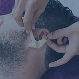 Depilação com Cera nas Orelhas