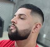 CORTE DE BARBA COM MAQUIAGEM CAPILAR 