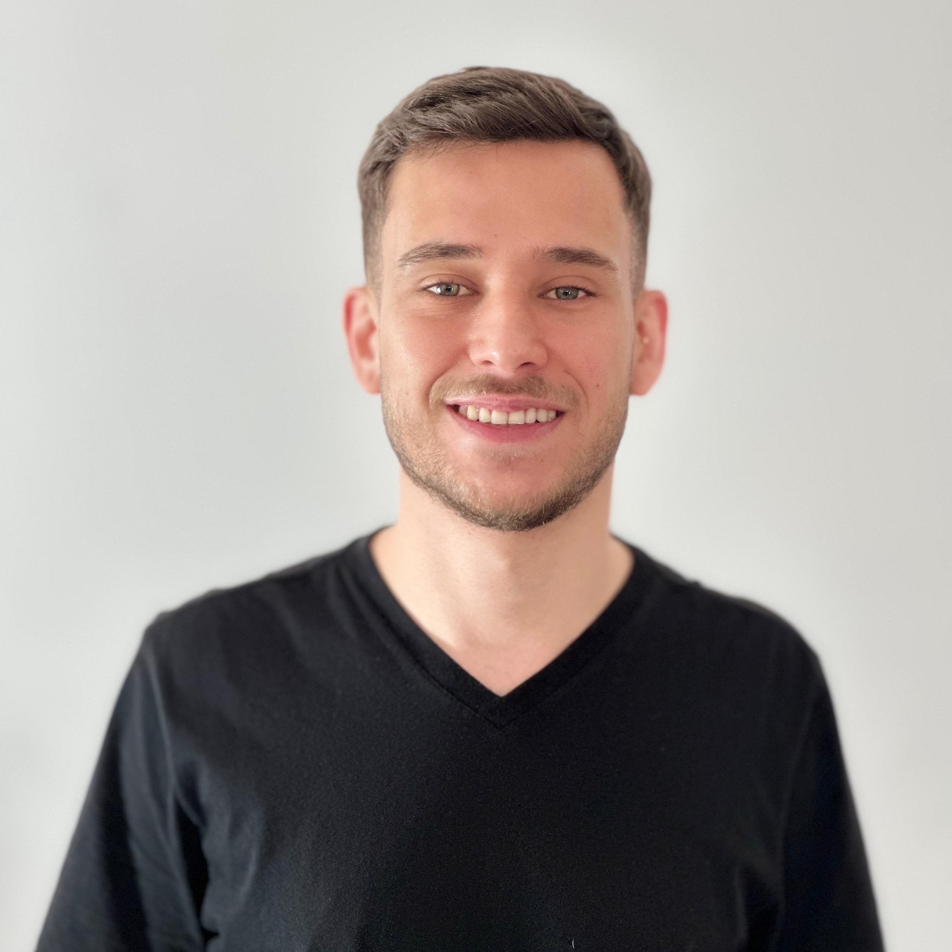 1- Daniel Muniz