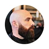  Corte com máquina + Barba Toalha Quente + Sobrancelha